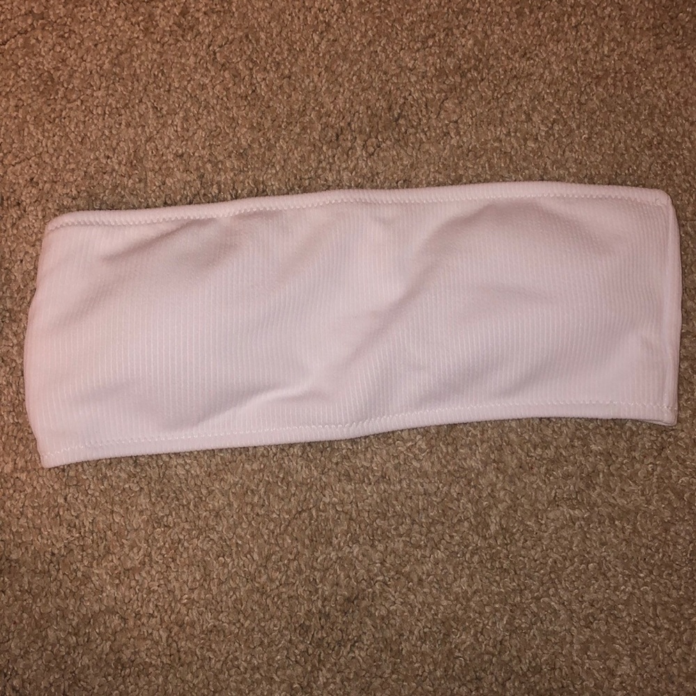 Bikini - Picture 4 of 7